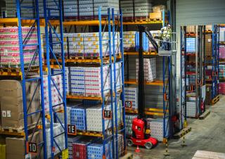 Piattaforme aeree articolate telescopiche Piattaforme aeree verticali Manitou 100 VJR