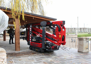 Piattaforme aeree articolate Piattaforme aeree articolate cingolate Hinowa Lightlift 13.70 Performance IIIS