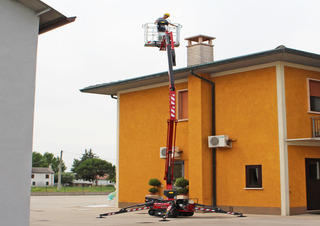 Piattaforme aeree articolate Piattaforme aeree articolate cingolate Hinowa Lightlift 14.72 IIIS