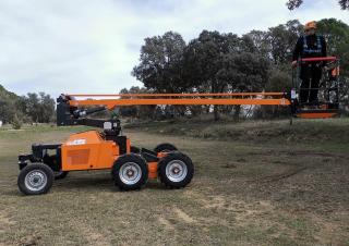 Piattaforme aeree articolate Piattaforme aeree articolate gommate Mecaplús P8-4 CW