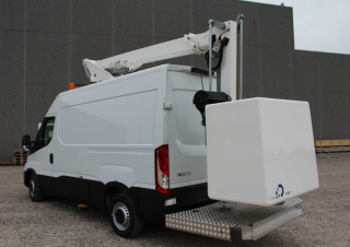 Piattaforme aeree articolate Piattaforme aeree articolate autocarrate Danilift P145V