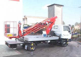 Piattaforme aeree articolate telescopiche Piattaforme aeree telescopiche autocarrate Benelligru P 3003