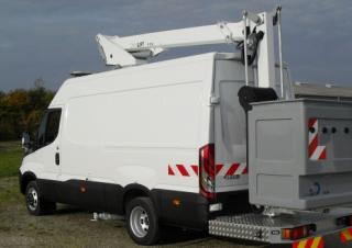 Piattaforme aeree articolate Piattaforme aeree articolate autocarrate Danilift P145V