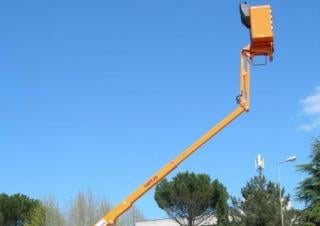 Piattaforme aeree articolate telescopiche Piattaforme aeree telescopiche autocarrate GSR E140TJV Compact  