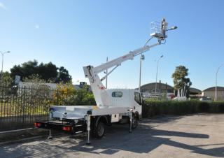 Piattaforme aeree articolate telescopiche Piattaforme aeree telescopiche autocarrate CMC PLA190