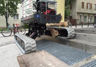 Piattaforme aeree a forbice Piattaforme aeree verticali a pantografo cingolate Almac Bibi 850-BL