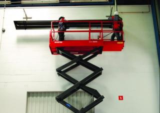 Piattaforme aeree a forbice Piattaforme aeree verticali a pantografo su ruote Manitou 100 SEC S3