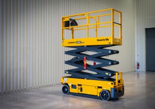Piattaforme aeree a forbice Piattaforme aeree verticali a pantografo su ruote Haulotte COMPACT 2632 E Dual