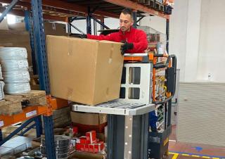 Piattaforme aeree articolate telescopiche Piattaforme aeree verticali Faraone Elevah 40 Move T.FL