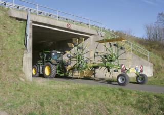 Ranghinatori rotativi Krone Swadro TS 680 Twin