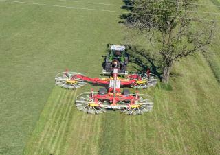 Ranghinatori rotativi Pöttinger Top 1252 C 