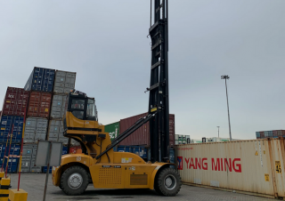Reach stacker Sany SDCE90K7E2
