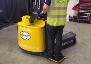 Stoccatori per pallet Impilatori Walkie Combi-Lift Combi WR4 1500