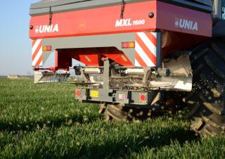 Tecnologia per liquami e letame Spandiconcime Unia MXL 1600