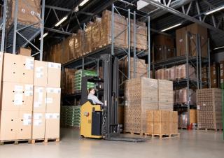 Stoccatori per pallet Stoccatori per pallet uomo seduto Caterpillar NSS12N2TF