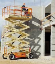 Piattaforme aeree a forbice Piattaforme aeree verticali a pantografo su ruote JLG 3369LE