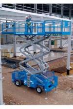 Piattaforme aeree a forbice Piattaforme aeree verticali a pantografo su ruote Genie GS-3384 RT