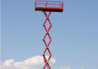 Piattaforme aeree a forbice Piattaforme aeree verticali a pantografo su ruote PB PB S 151-12 E