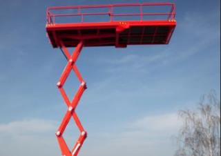 Piattaforme aeree a forbice Piattaforme aeree verticali a pantografo su ruote PB PB S151-19E 4x4