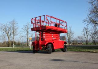 Piattaforme aeree a forbice Piattaforme aeree verticali a pantografo su ruote PB PB S175-19E 4x4