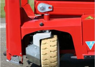 Piattaforme aeree a forbice Piattaforme aeree verticali a pantografo su ruote PB PB S225-12E