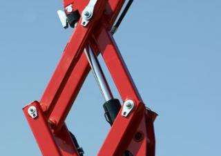 Piattaforme aeree a forbice Piattaforme aeree verticali a pantografo su ruote PB PB S225-12ES