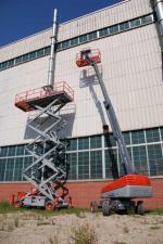 Piattaforme aeree articolate telescopiche Piattaforme aeree telescopiche gommate Skyjack SJ 45 T