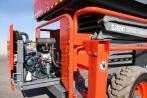 Piattaforme aeree a forbice Piattaforme aeree verticali a pantografo su ruote Skyjack SJ 9241