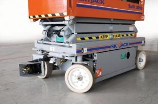 Piattaforme aeree a forbice Piattaforme aeree verticali a pantografo su ruote Skyjack SJ III 3215