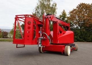 Piattaforme aeree articolate Piattaforme aeree articolate gommate PB Topdino 121 II