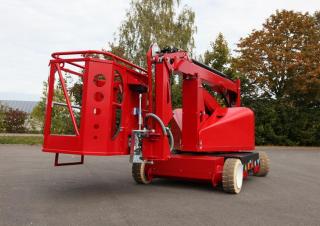 Piattaforme aeree articolate Piattaforme aeree articolate gommate PB Topdino 126 II