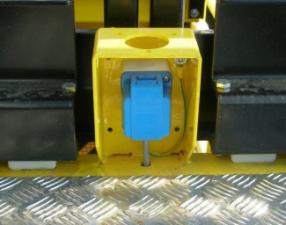 Piattaforme aeree a forbice Piattaforme aeree verticali a pantografo su ruote AIRO XL 11 E