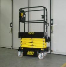 Piattaforme aeree a forbice Piattaforme aeree verticali a pantografo su ruote AIRO XP 5 E
