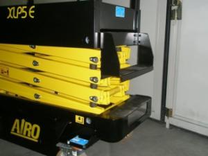Piattaforme aeree a forbice Piattaforme aeree verticali a pantografo su ruote AIRO XP 5 E