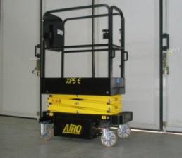 Piattaforme aeree a forbice Piattaforme aeree verticali a pantografo su ruote AIRO XP 5 E