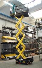 Piattaforme aeree a forbice Piattaforme aeree verticali a pantografo su ruote AIRO XS 8 E