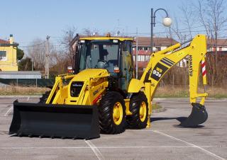 Terne Komatsu WB93S-5 