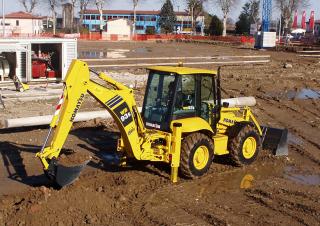 Terne Komatsu WB93S-5 