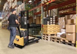 Transpallet elettr. a timone guida terra Caterpillar NPP12N2D