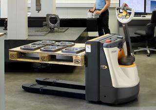 Transpallet elettr. a timone guida terra Crown WP 3280