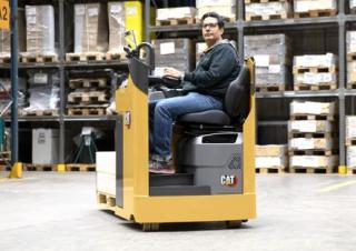 Carrelli retrattili Transpallet uomo seduto Caterpillar NPS30N2