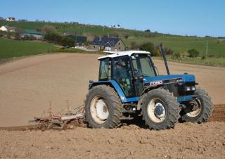 Trattori con trazione 2D Ford-NH 8340