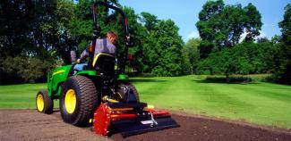 Veicoli Trattori per uso municipale John Deere 2320