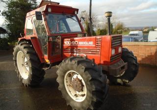 Trattrici agricole - trazione a 4 ruote New Holland 100-90 DT