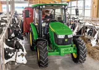 Trattrici agricole - trazione a 4 ruote John Deere 5075E