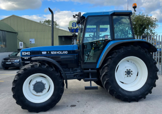 Trattrici agricole - trazione a 4 ruote New Holland 8340