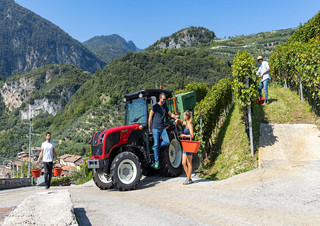 Trattrici agricole - trazione a 4 ruote Valtra F105S