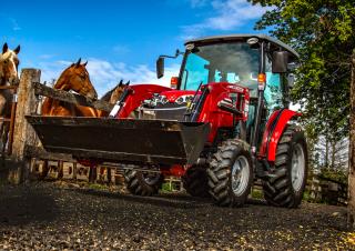 Trattrici agricole - trazione a 4 ruote Massey Ferguson MF 1735 M