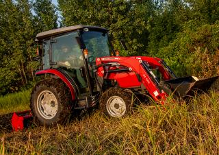 Trattrici agricole - trazione a 4 ruote Massey Ferguson MF 1735 M