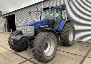 Trattrici agricole - trazione a 4 ruote New Holland TM165